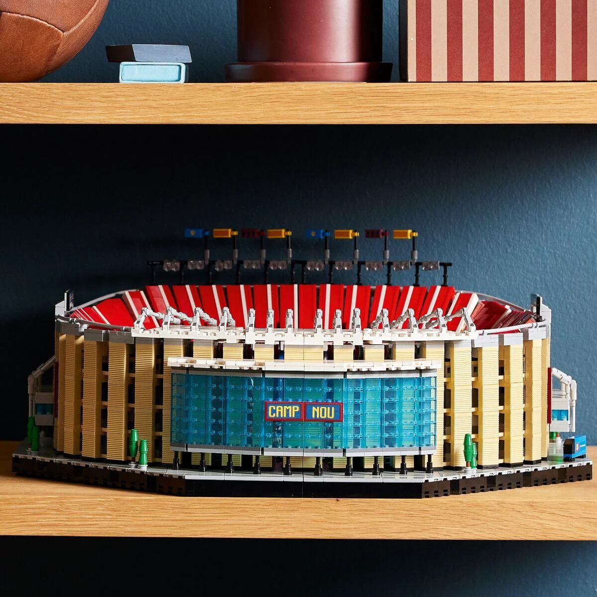 Конструктор LEGO Camp Nou – FC Barcelona Icons 10284 купить,NaN