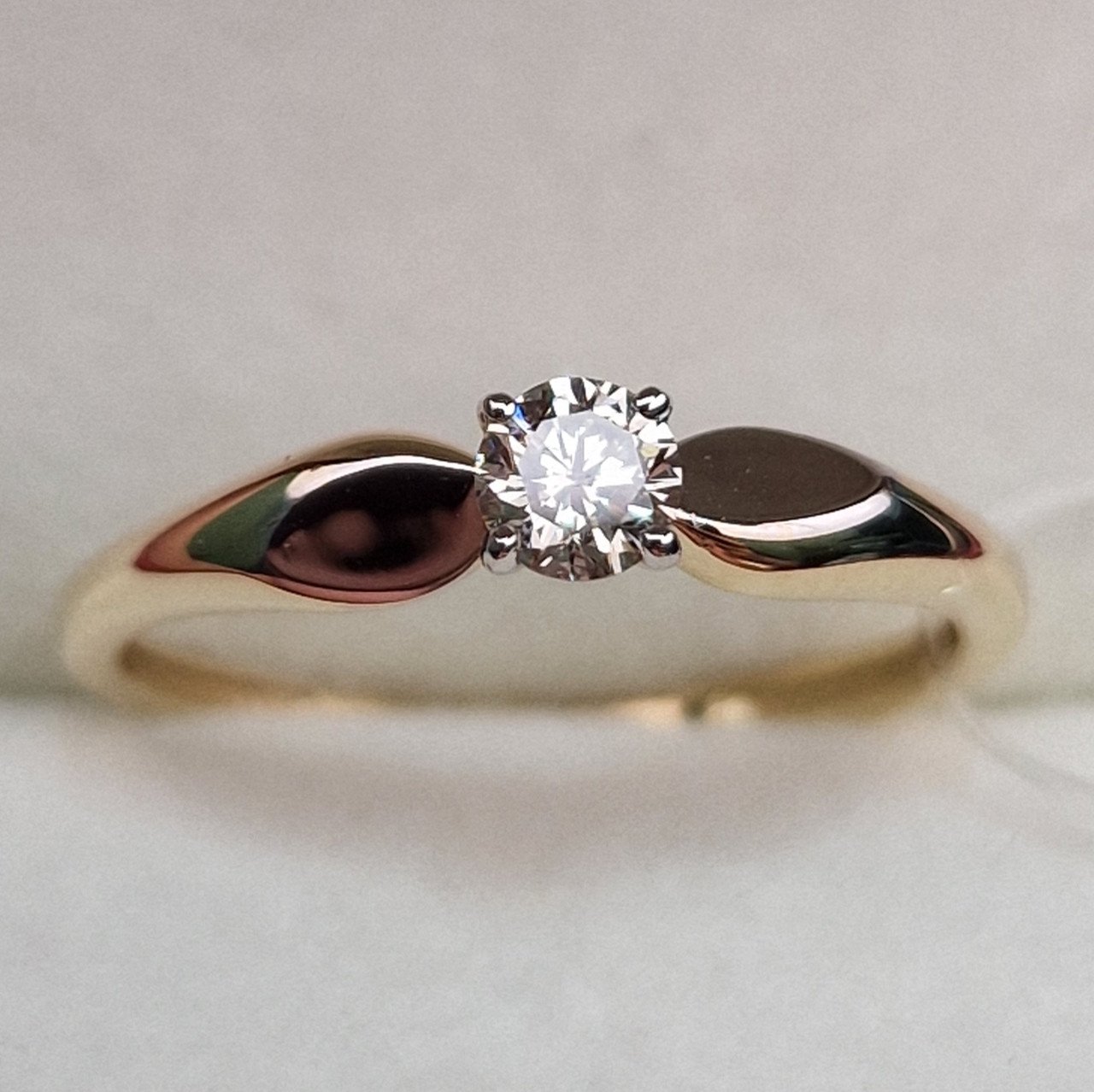 Кольцо Deimantas 99901256 16,5р 1гр 0,188ct. купить,NaN