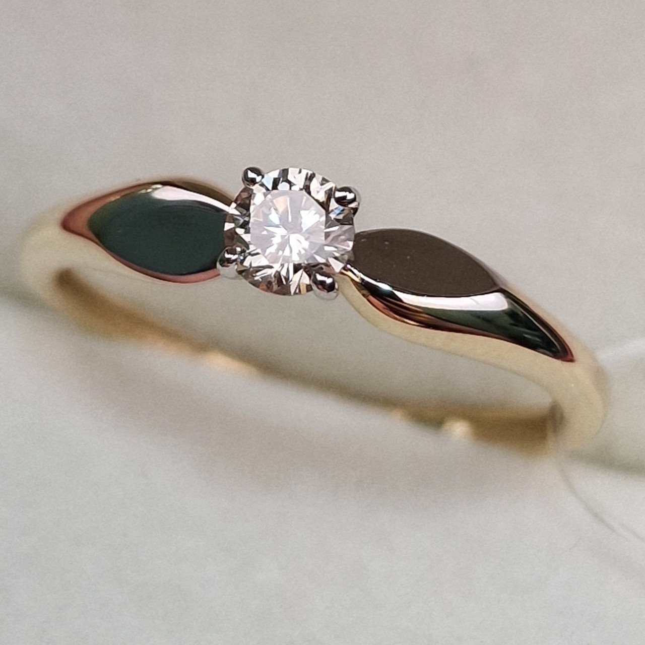 Кольцо Deimantas 99901256 16,5р 1гр 0,188ct. купить,NaN