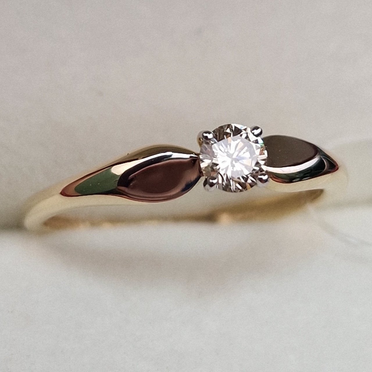 Кольцо Deimantas 99901256 16,5р 1гр 0,188ct. купить,NaN