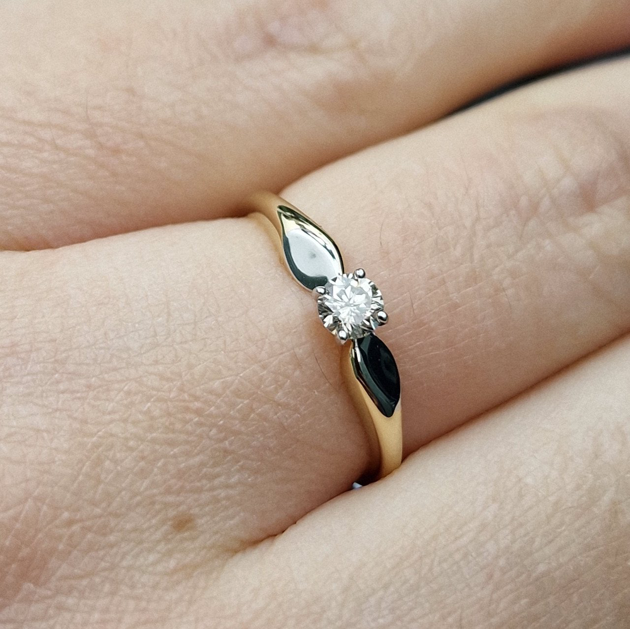 Кольцо Deimantas 99901256 16,5р 1гр 0,188ct. купить,NaN