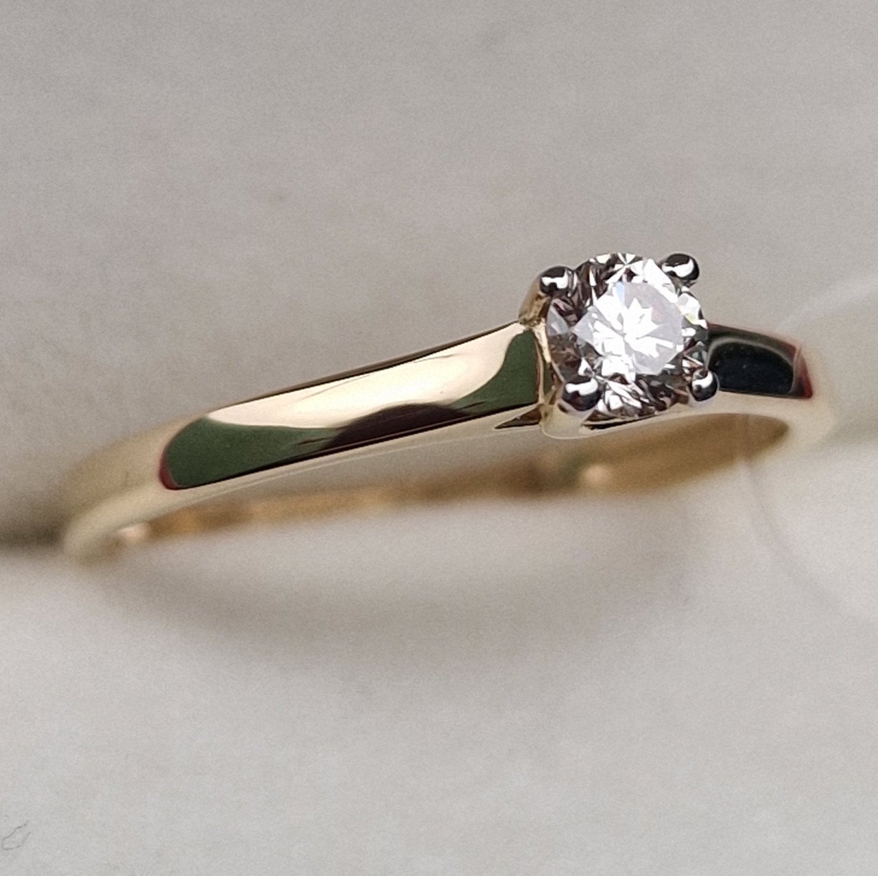 Кольцо Deimantas 99901226 16,5р 1,33гр 0,19ct. купить,NaN