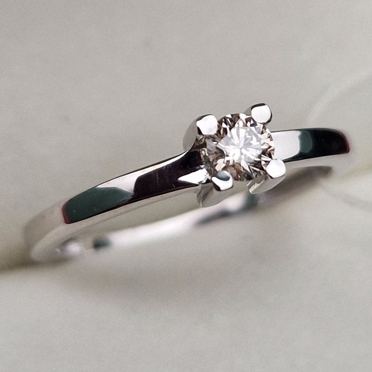 Кольцо Deimantas 99905063 16,5р 1,71гр 0,171ct. купить,NaN
