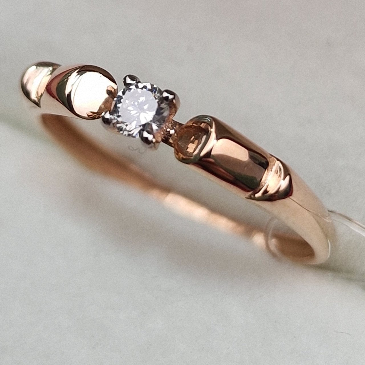 Кольцо Deimantas 99903596 16р 0,94гр 0,095ct. купить,NaN