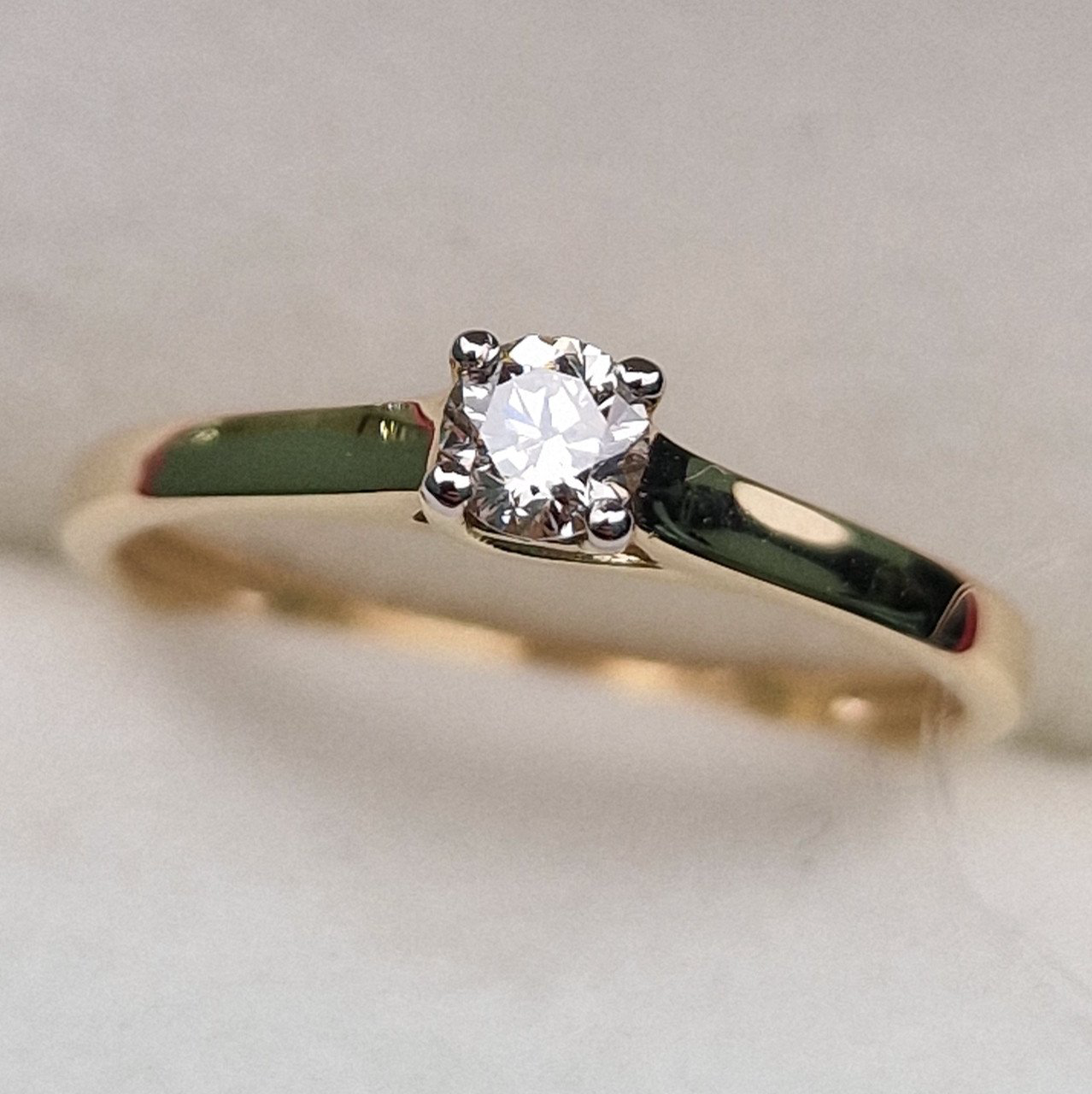 Кольцо Deimantas 99901226 16,5р 1,33гр 0,19ct. купить,NaN