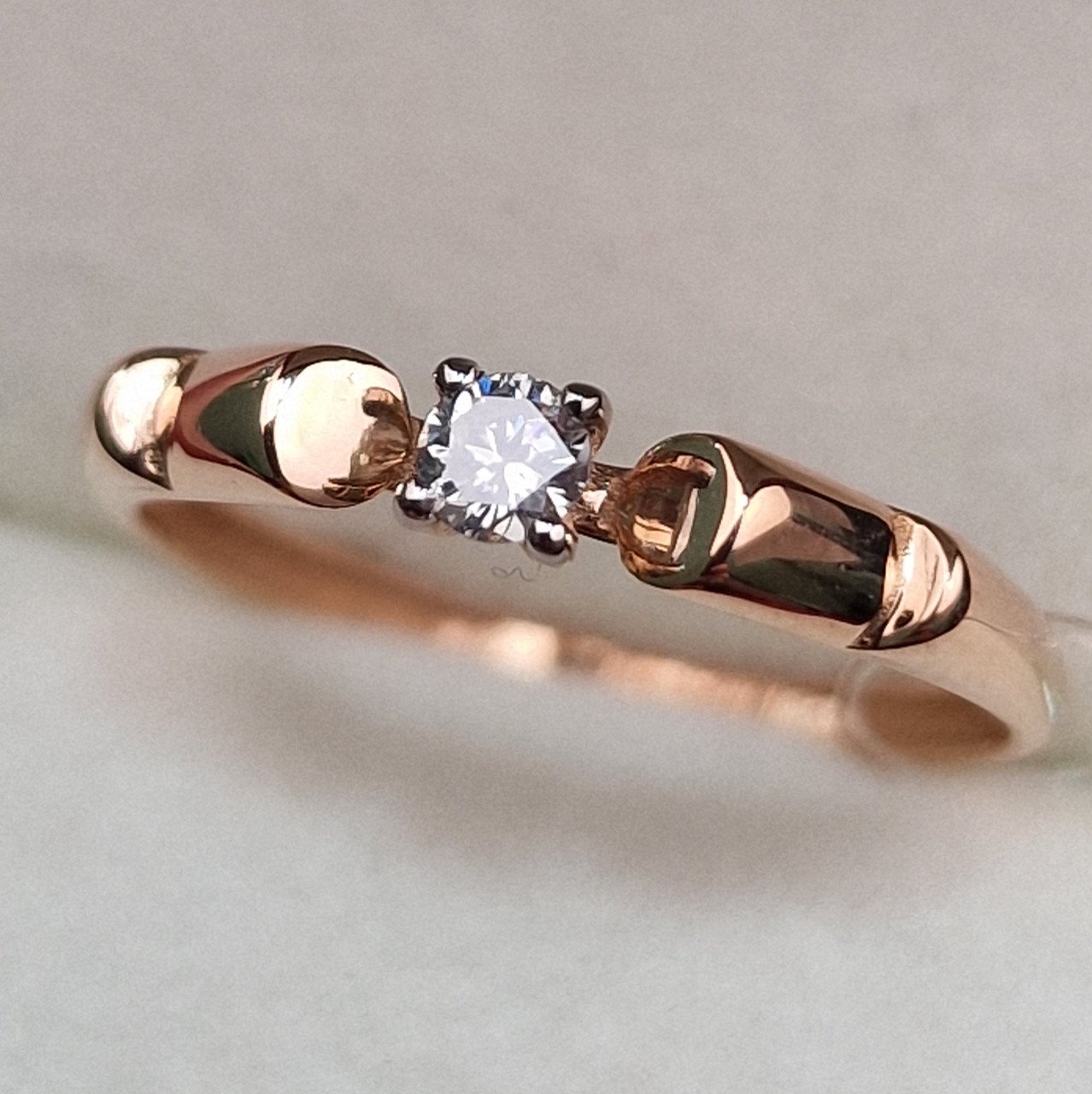 Кольцо Deimantas 99903596 16р 0,94гр 0,095ct. купить,NaN