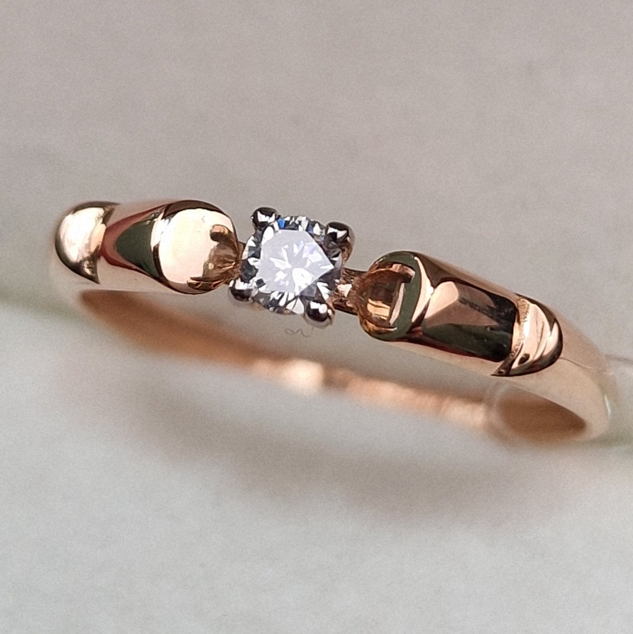 Кольцо Deimantas 99903596 16р 0,94гр 0,095ct. купить,NaN