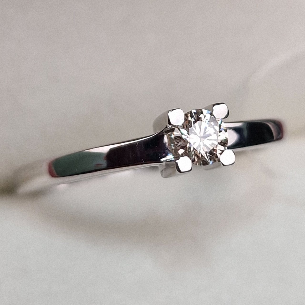 Кольцо Deimantas 99905063 16,5р 1,71гр 0,171ct. купить,NaN