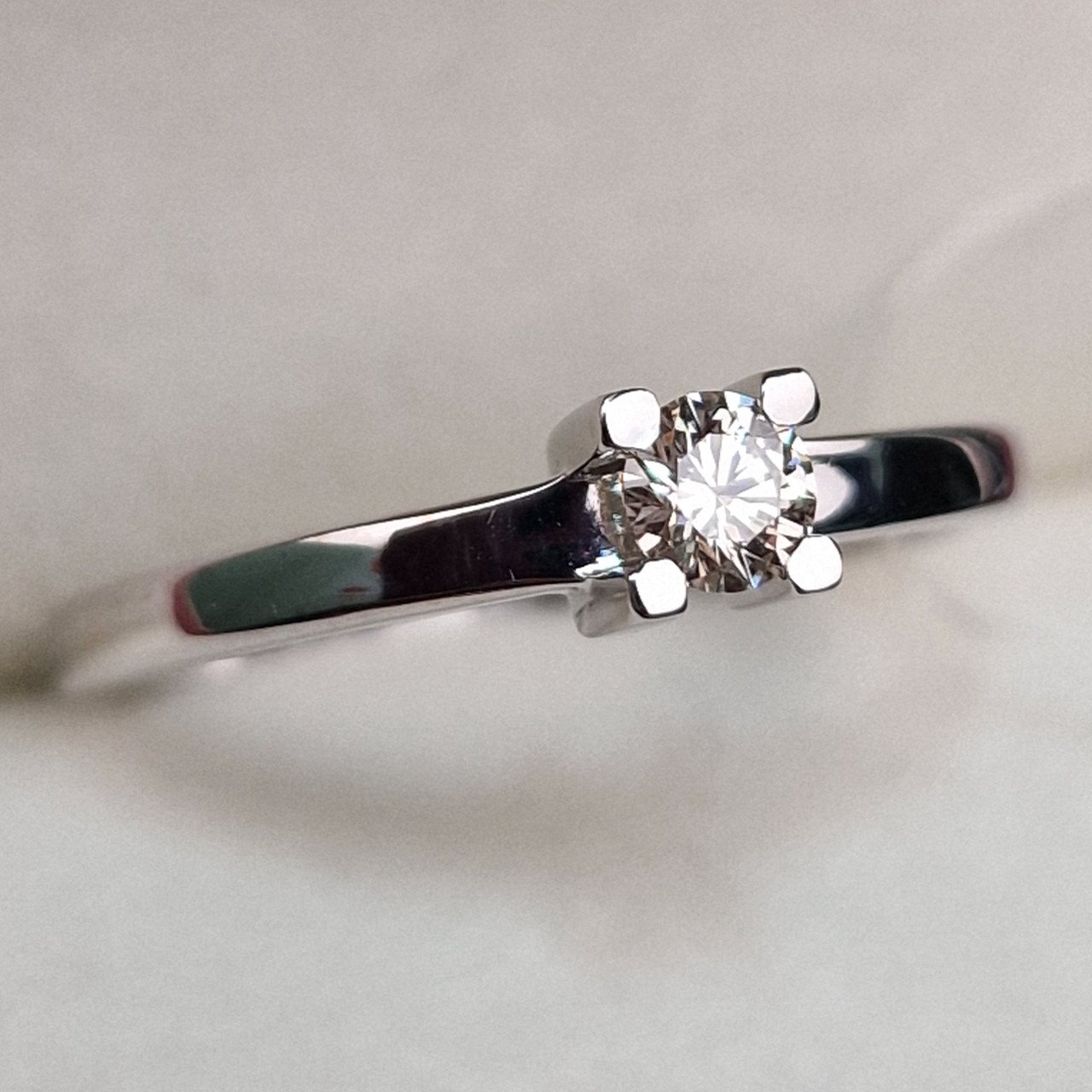 Кольцо Deimantas 99905063 16,5р 1,71гр 0,171ct. купить,NaN