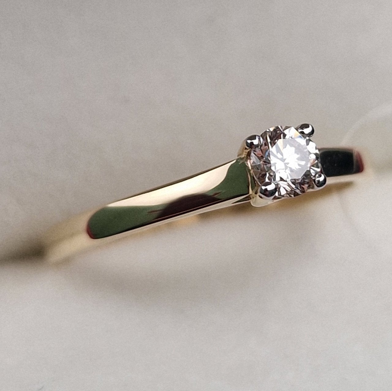 Кольцо Deimantas 99901226 16,5р 1,33гр 0,19ct. купить,NaN