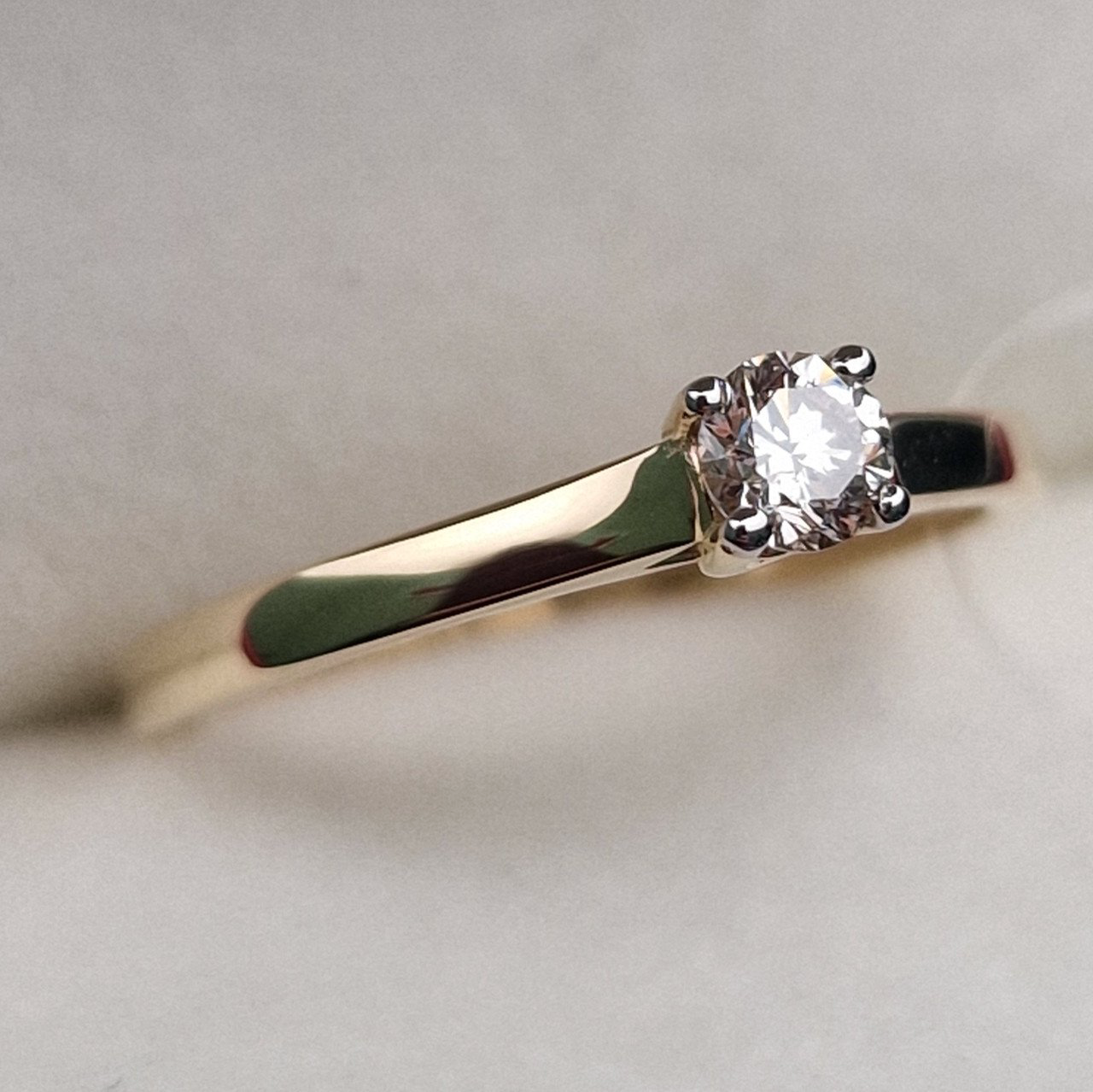 Кольцо Deimantas 99901226 16,5р 1,33гр 0,19ct. купить,NaN