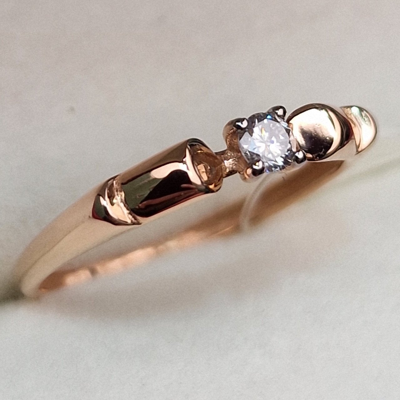 Кольцо Deimantas 99903596 16р 0,94гр 0,095ct. купить,NaN