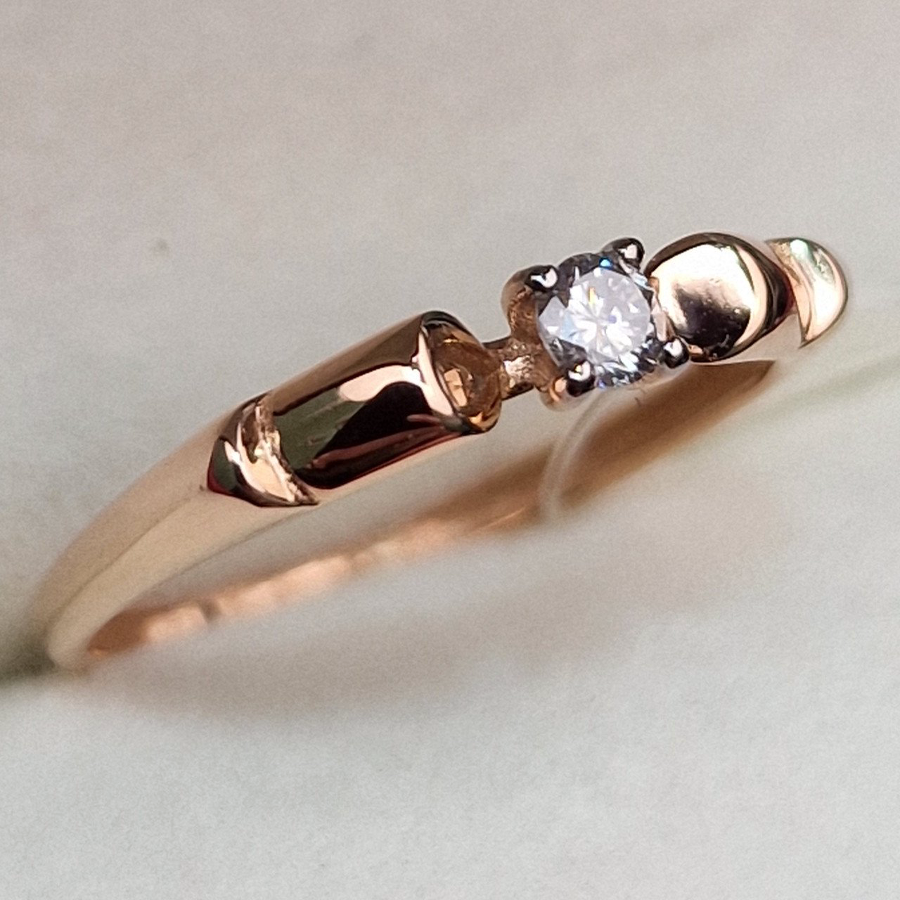Кольцо Deimantas 99903596 16р 0,94гр 0,095ct. купить,NaN