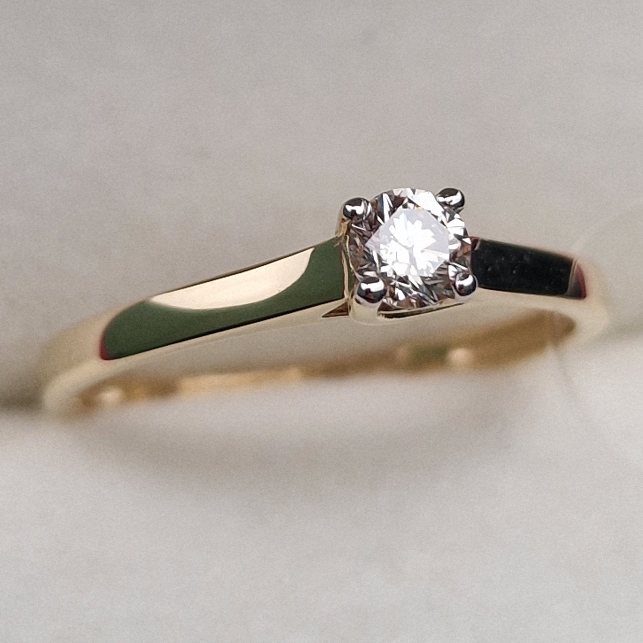 Кольцо Deimantas 99901226 16,5р 1,33гр 0,19ct. купить,NaN