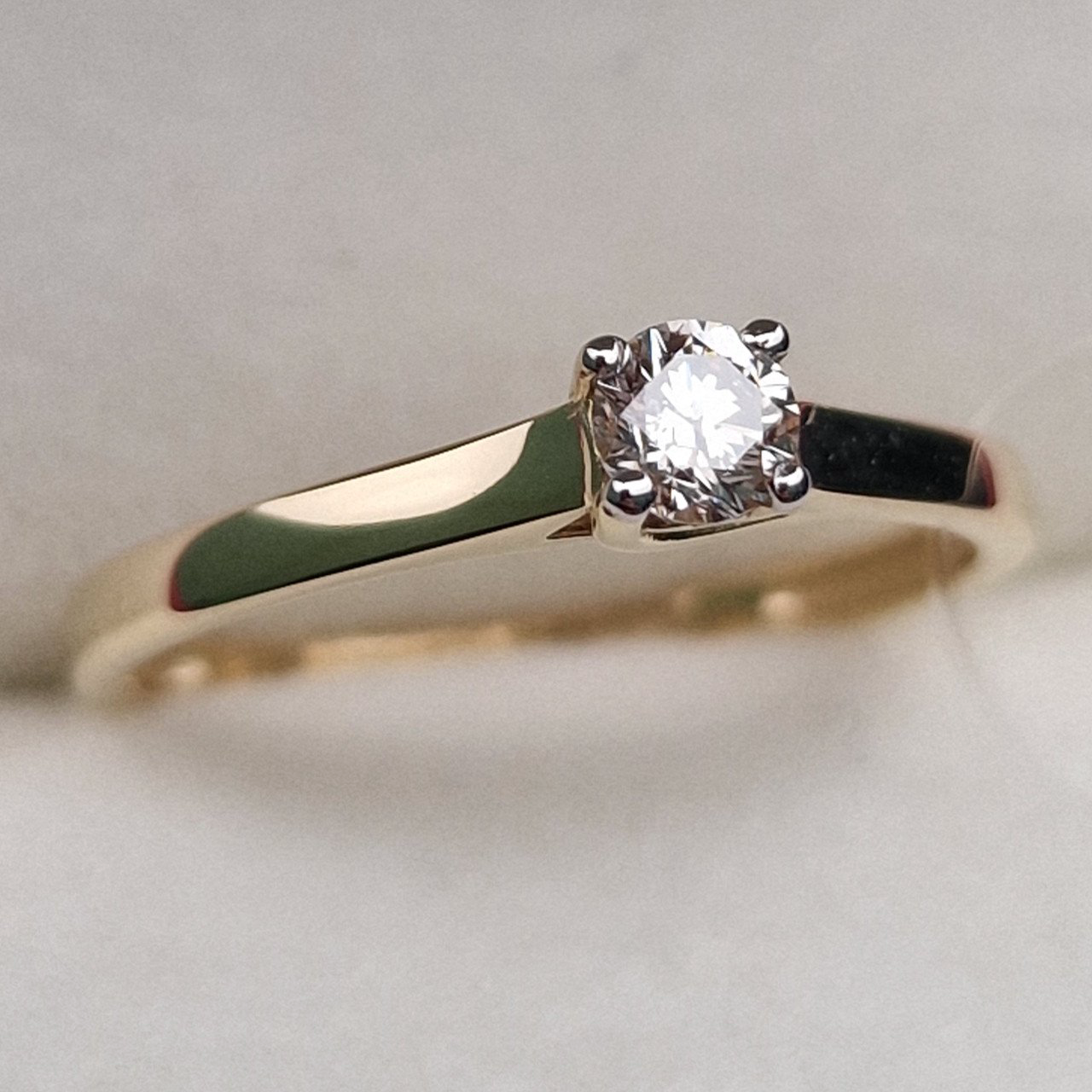 Кольцо Deimantas 99901226 16,5р 1,33гр 0,19ct. купить,NaN