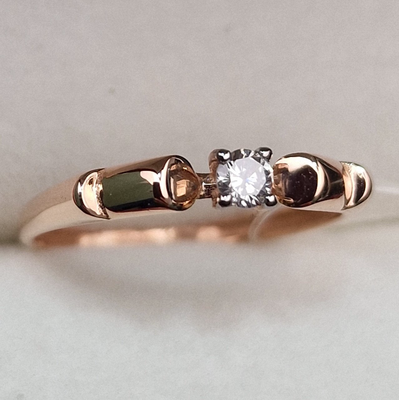 Кольцо Deimantas 99903596 16р 0,94гр 0,095ct. купить,NaN