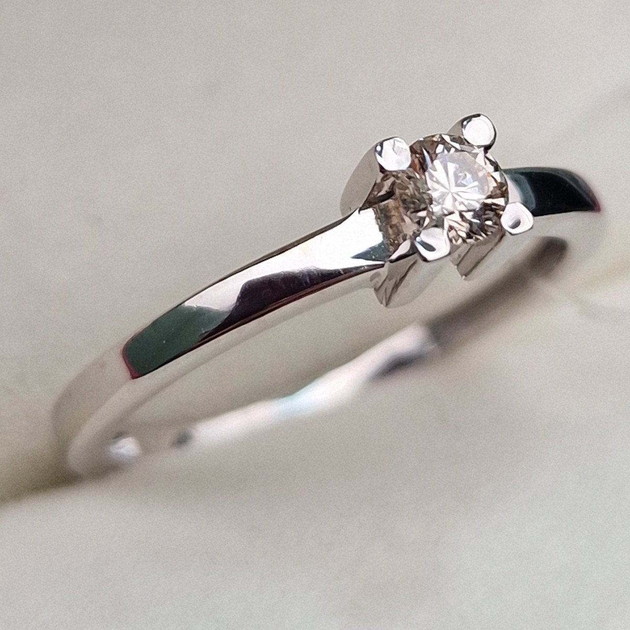 Кольцо Deimantas 99905063 16,5р 1,71гр 0,171ct. купить,NaN
