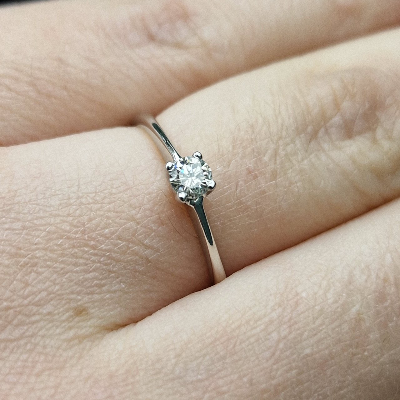 Кольцо Deimantas 99905074 17р 1,78гр 0,174ct. купить,NaN