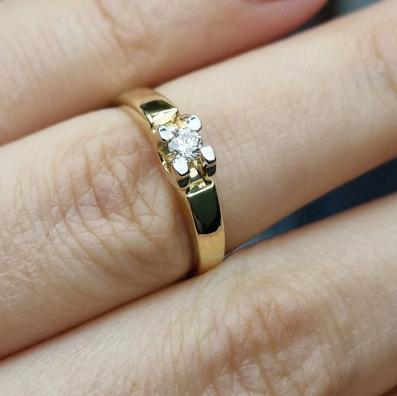 Кольцо Deimantas 99905096 16р 2,38гр 0,108ct. купить,NaN