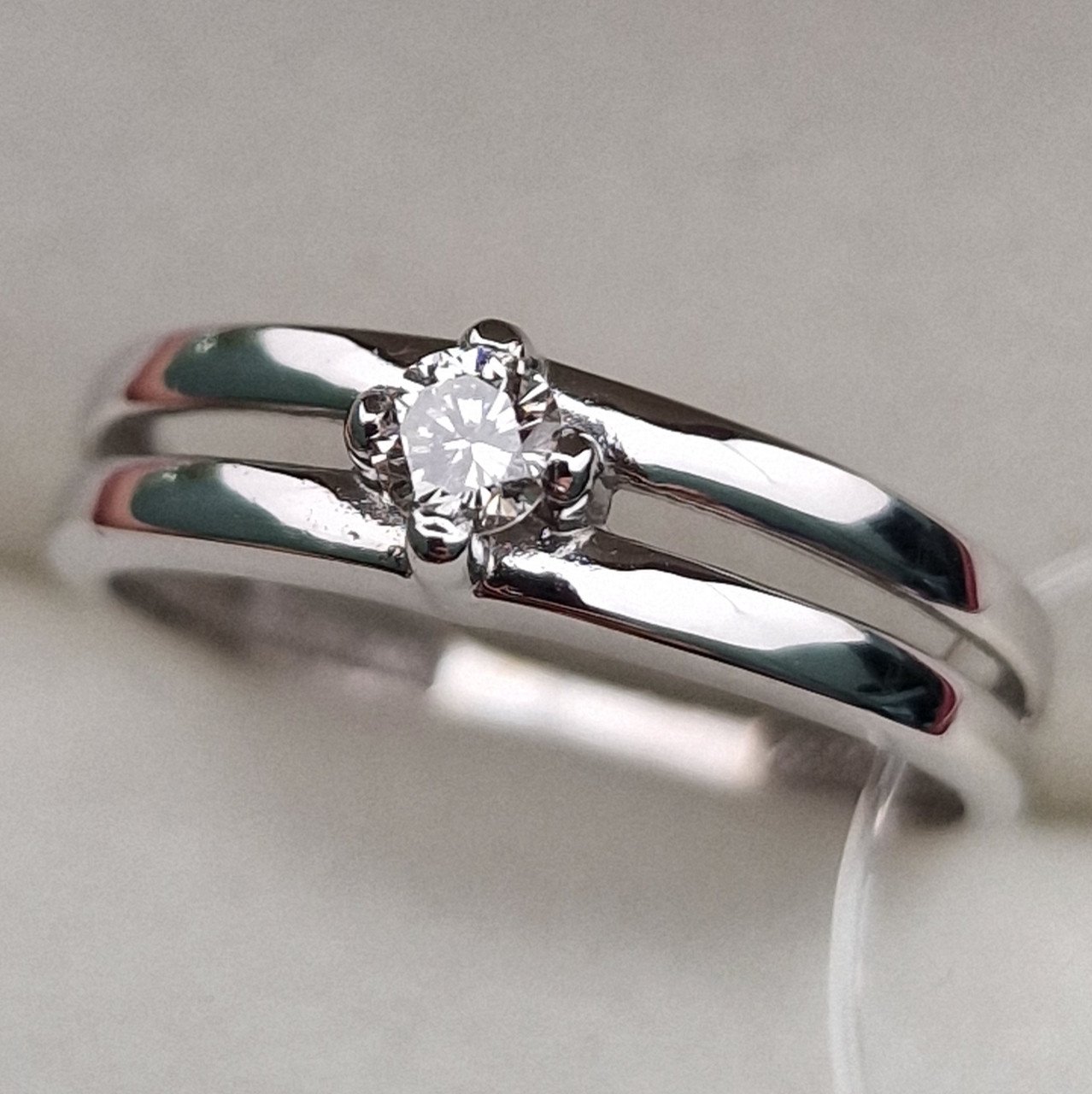 Кольцо Deimantas 99905114 16р 2,03гр 0,127ct. купить,NaN