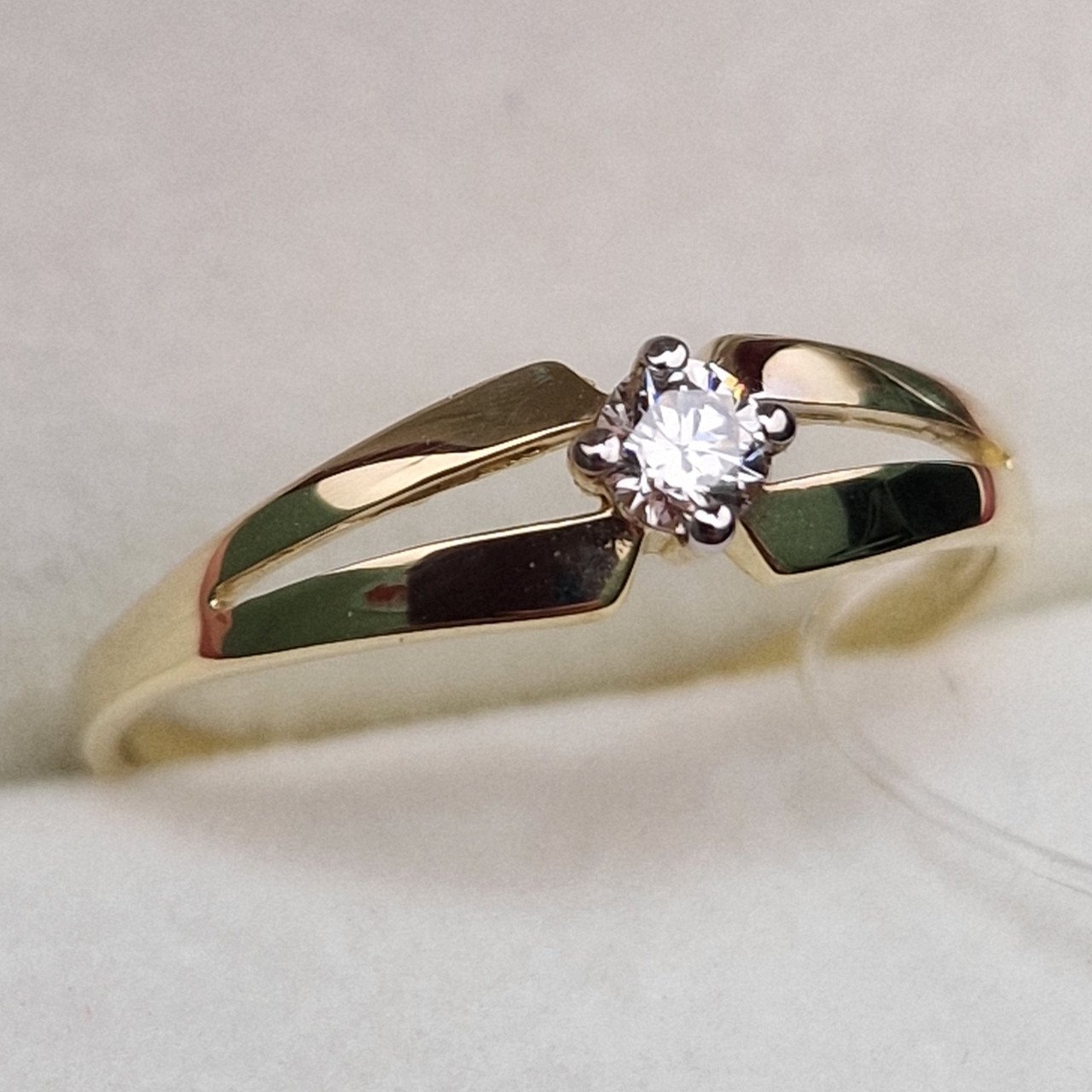 Кольцо Deimantas 99905124 17р 1,25гр 0,111ct. купить,NaN