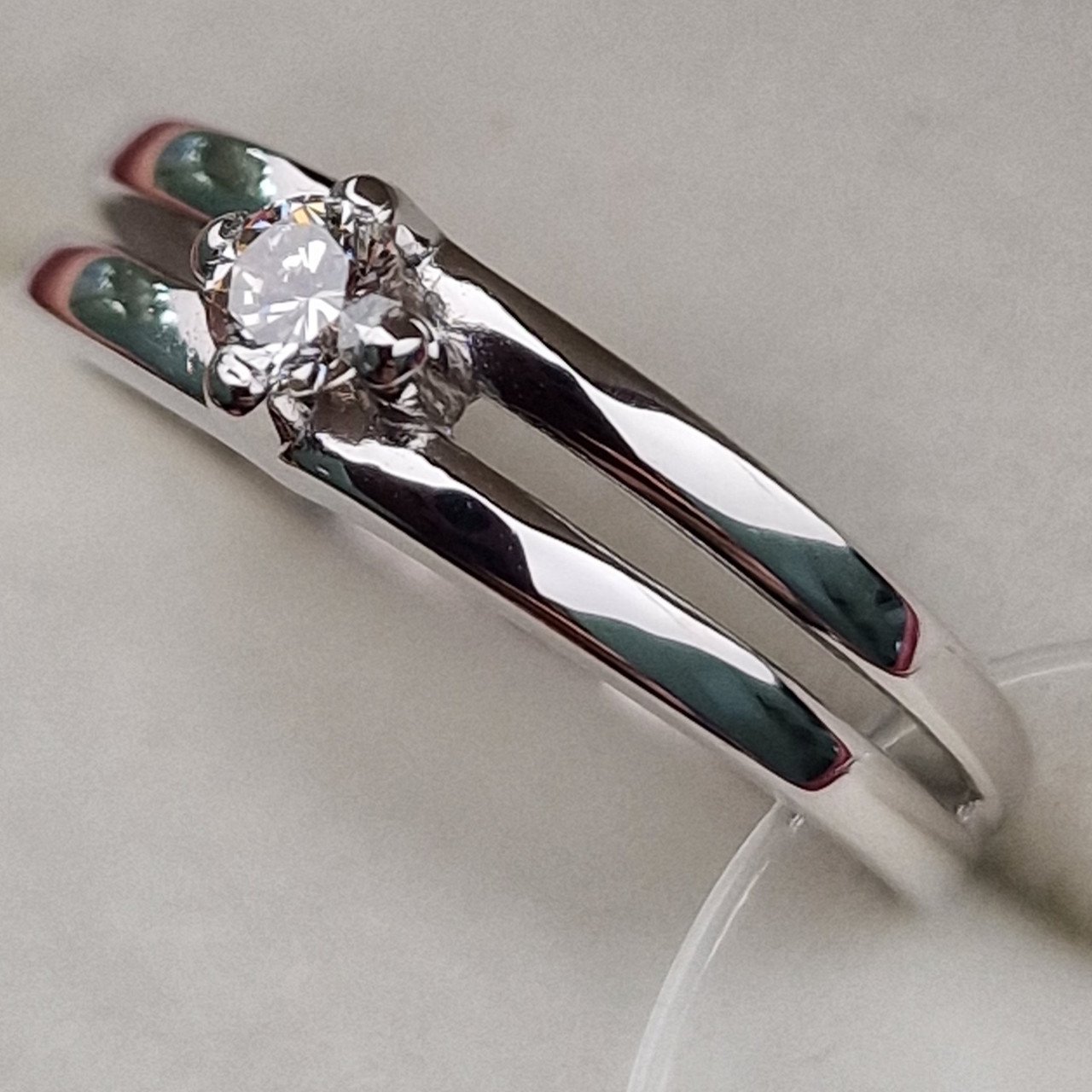 Кольцо Deimantas 99905114 16р 2,03гр 0,127ct. купить,NaN