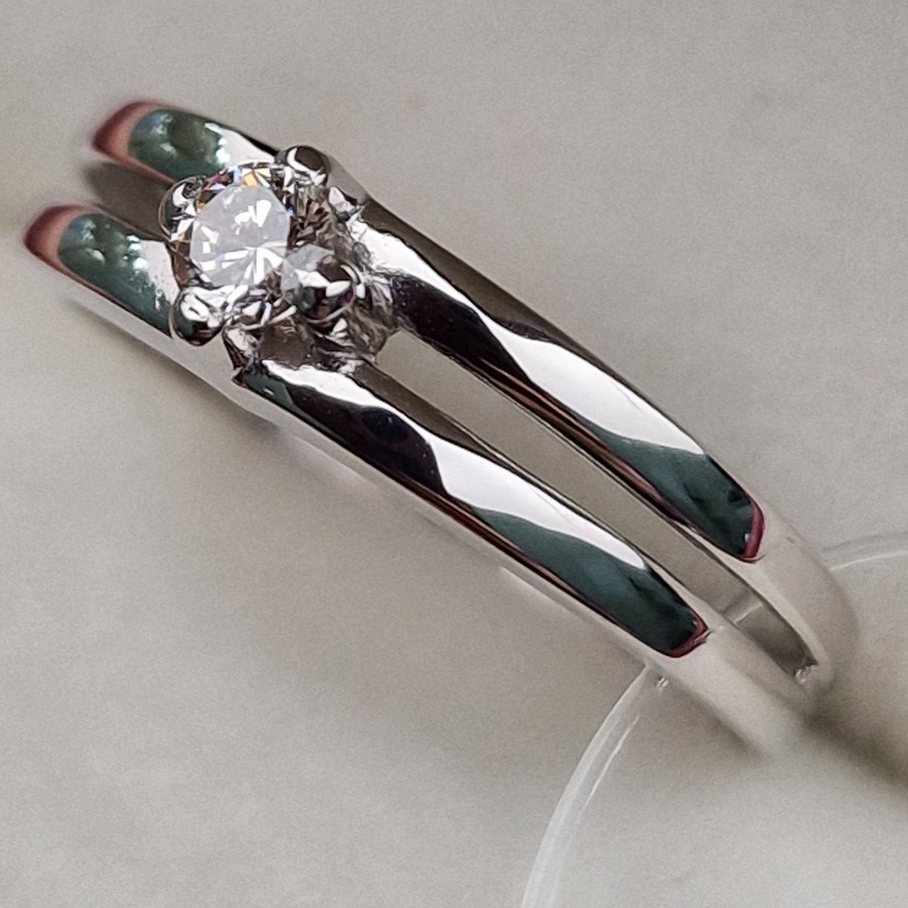 Кольцо Deimantas 99905114 16р 2,03гр 0,127ct. купить,NaN