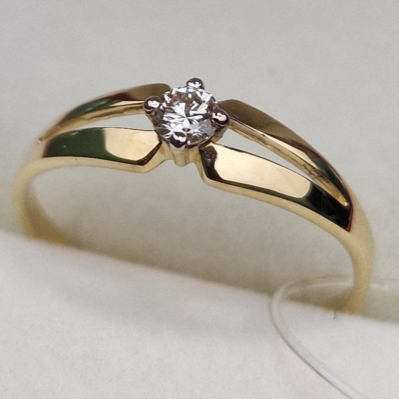 Кольцо Deimantas 99905124 17р 1,25гр 0,111ct. купить,NaN