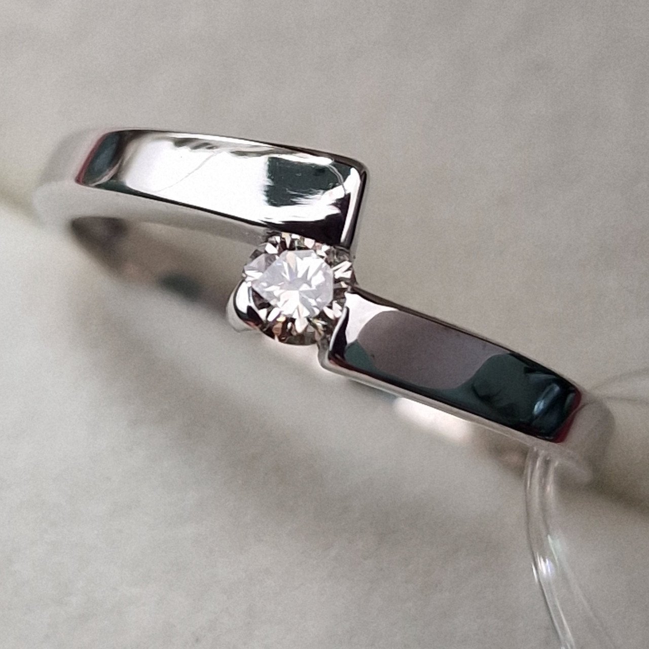 Кольцо Deimantas 99905118 16,5р 1,84гр 0,118ct. купить,NaN