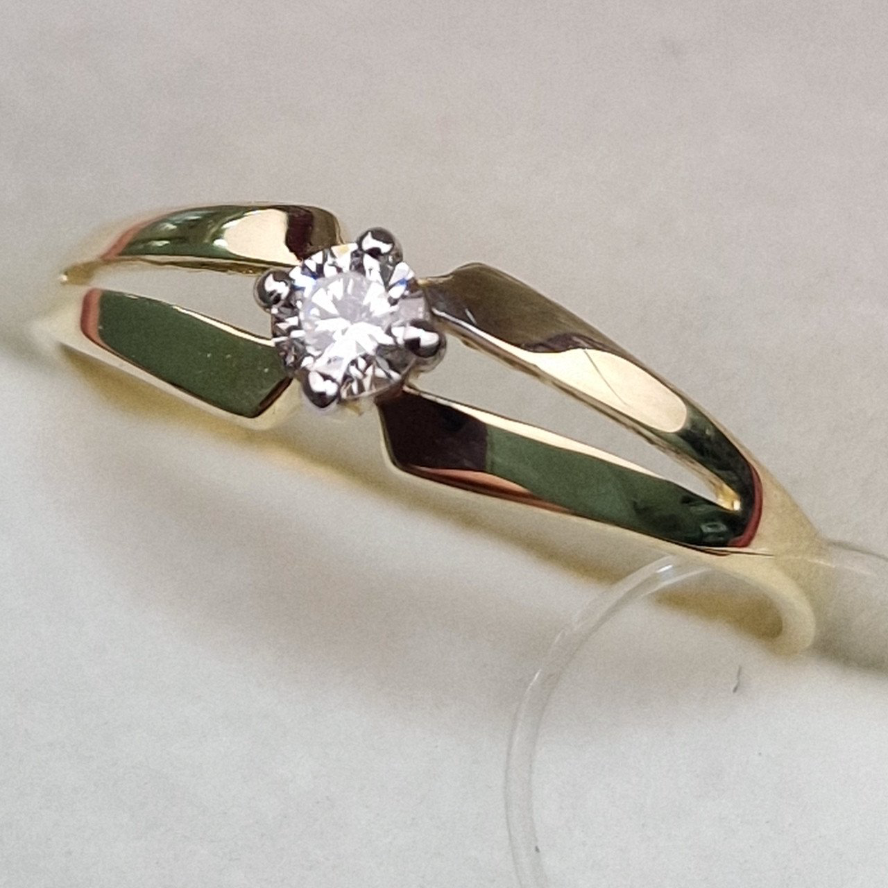 Кольцо Deimantas 99905124 17р 1,25гр 0,111ct. купить,NaN