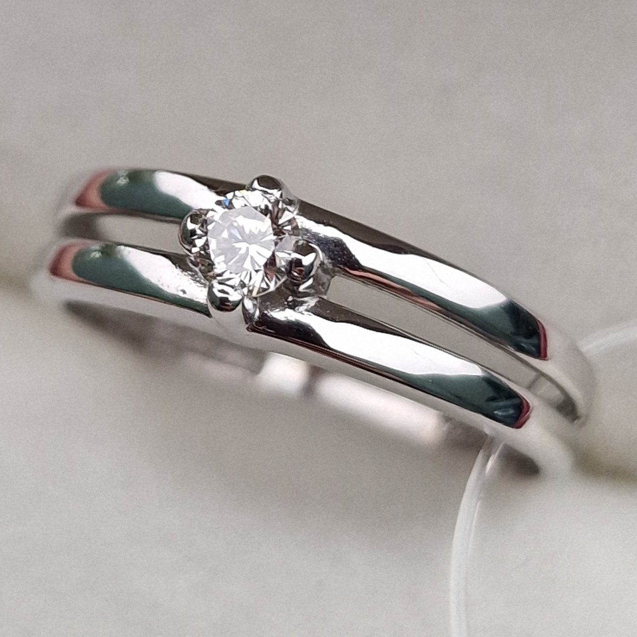 Кольцо Deimantas 99905114 16р 2,03гр 0,127ct. купить,NaN