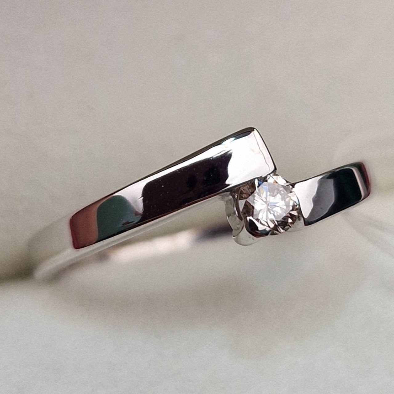 Кольцо Deimantas 99905118 16,5р 1,84гр 0,118ct. купить,NaN