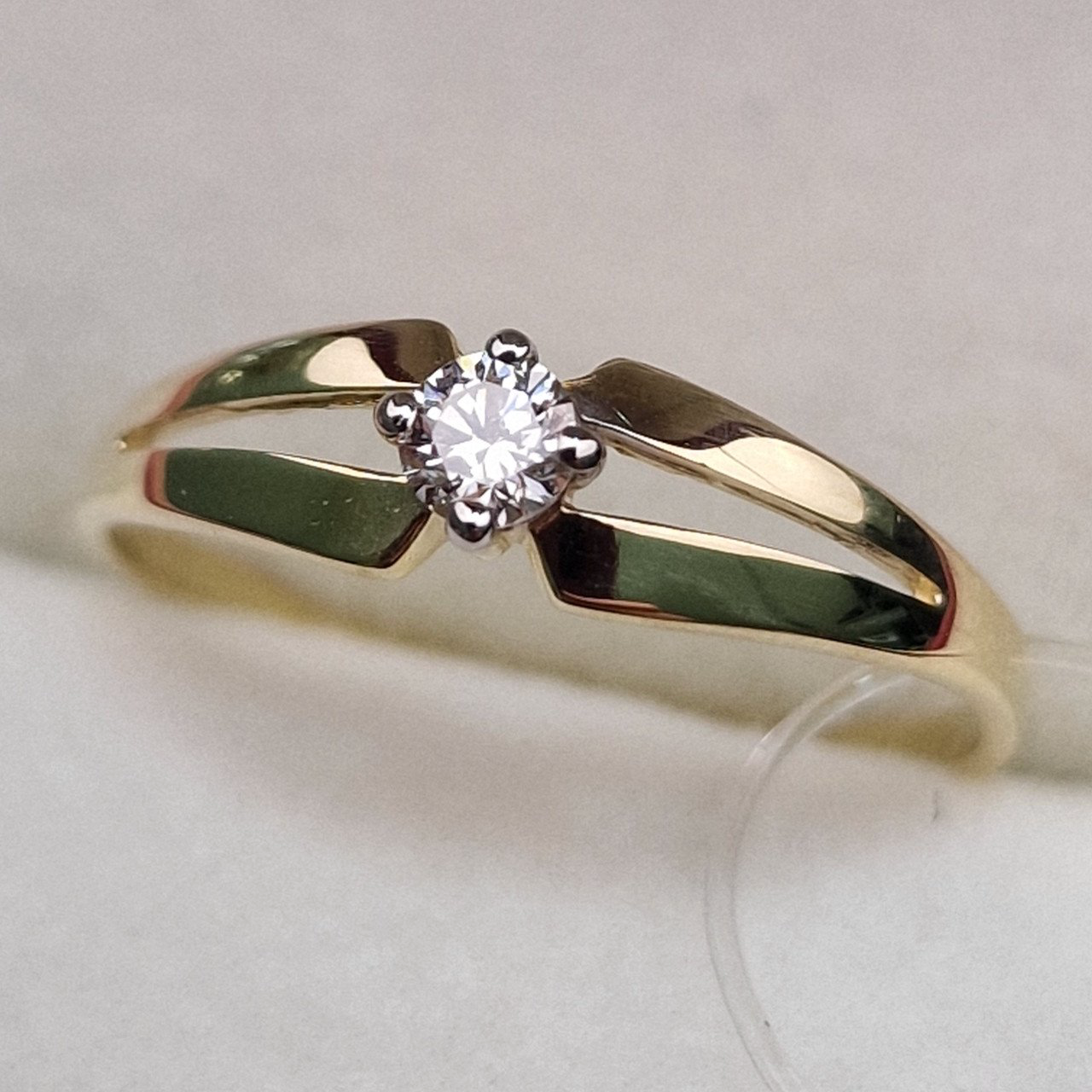 Кольцо Deimantas 99905124 17р 1,25гр 0,111ct. купить,NaN