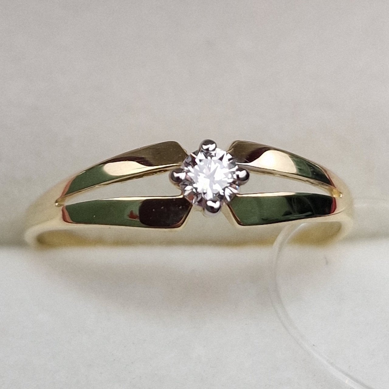 Кольцо Deimantas 99905124 17р 1,25гр 0,111ct. купить,NaN