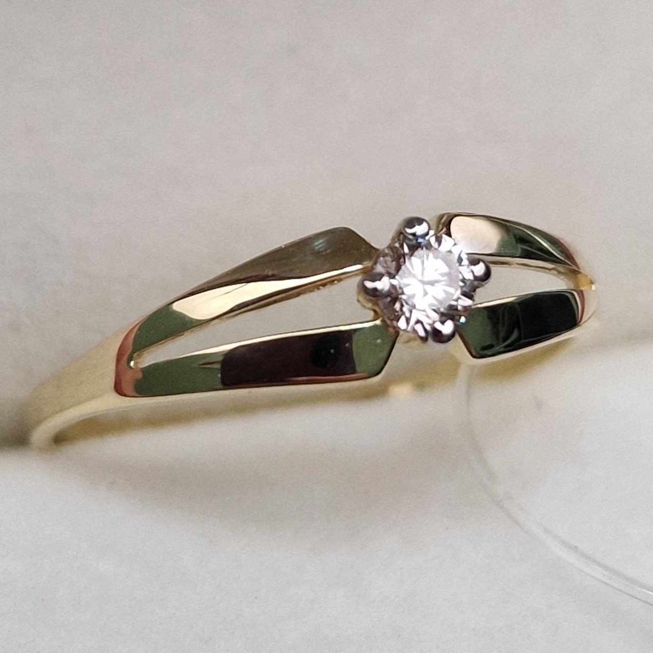 Кольцо Deimantas 99905124 17р 1,25гр 0,111ct. купить,NaN