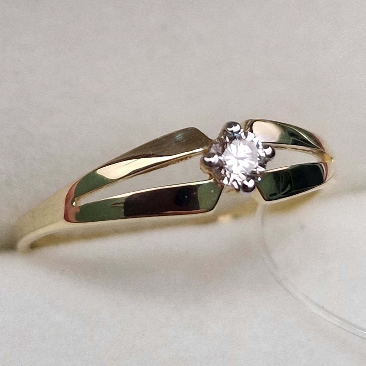 Кольцо Deimantas 99905124 17р 1,25гр 0,111ct. купить,NaN
