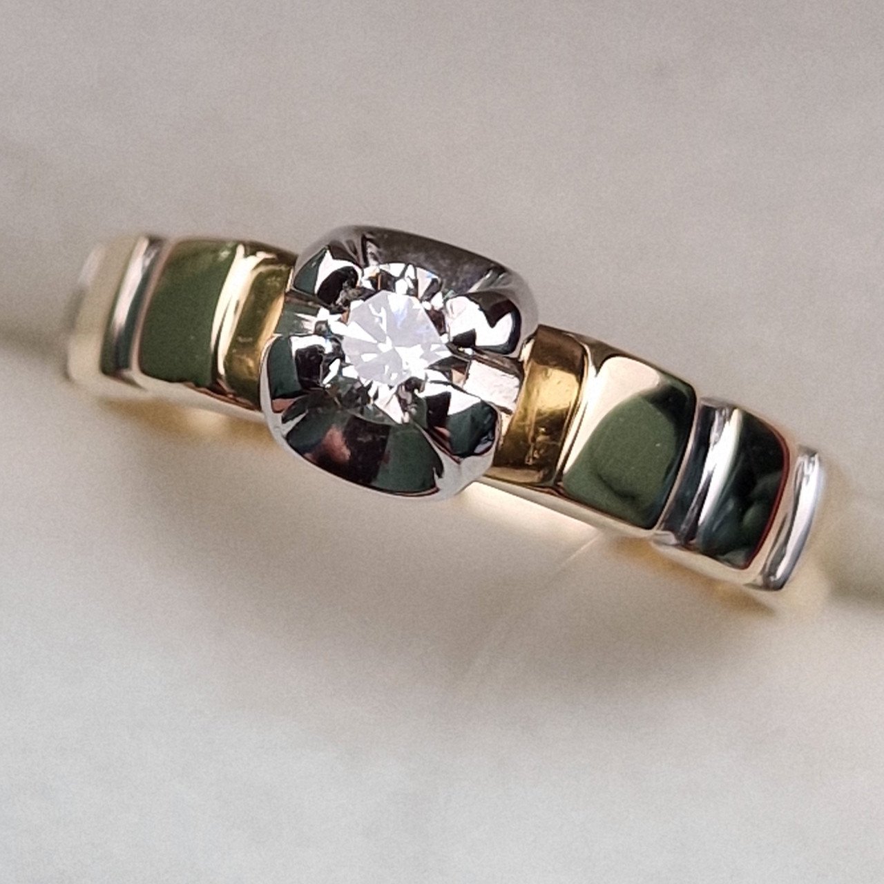 Кольцо Deimantas 99905126 16,5р 2,28гр 0,14ct. купить,NaN