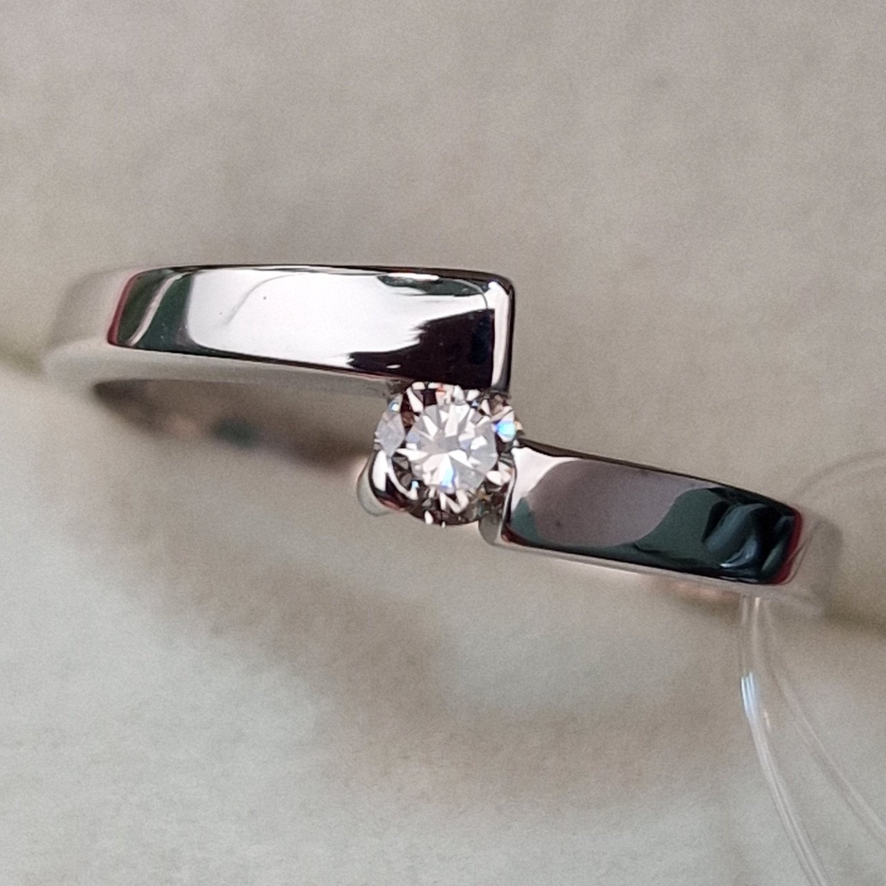 Кольцо Deimantas 99905118 16,5р 1,84гр 0,118ct. купить,NaN