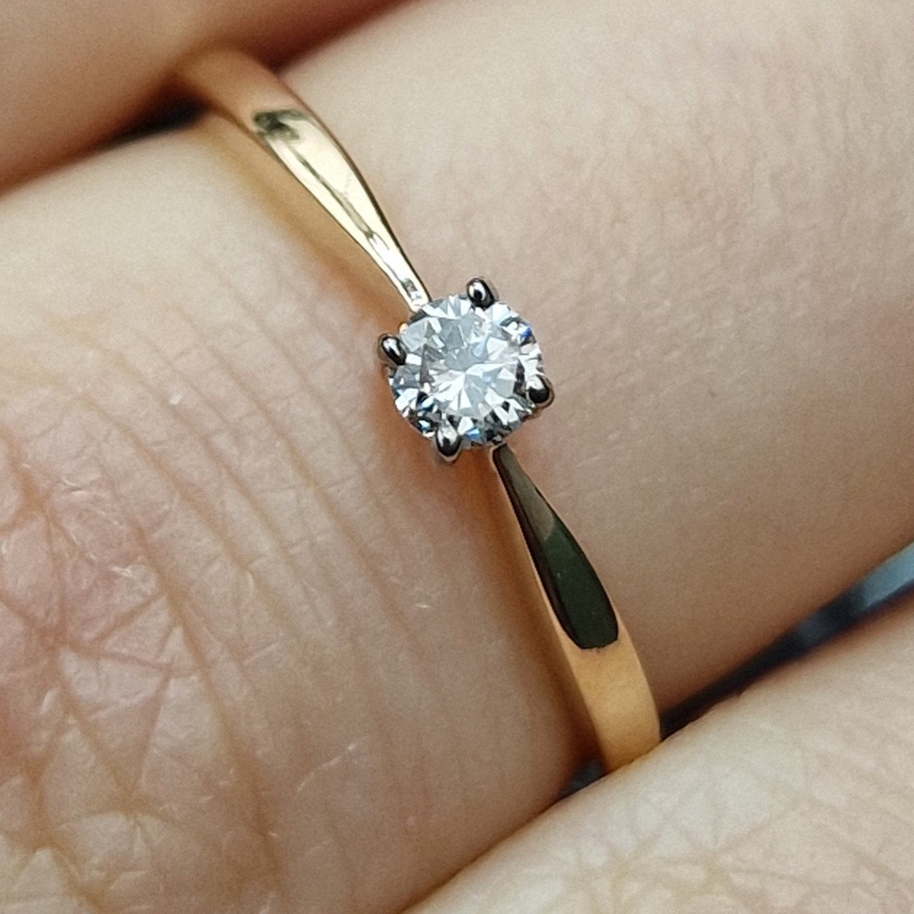 Кольцо Deimantas 99905140 16р 1,75гр 0,101ct. купить,NaN