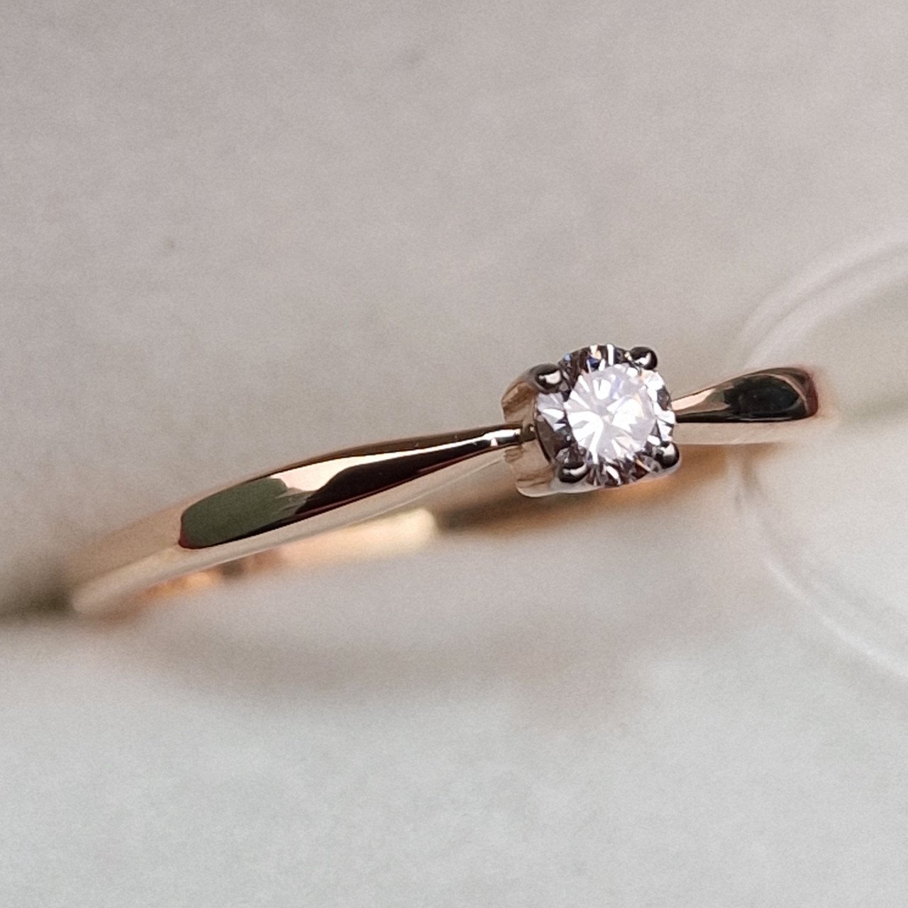 Кольцо Deimantas 99905140 16р 1,75гр 0,101ct. купить,NaN