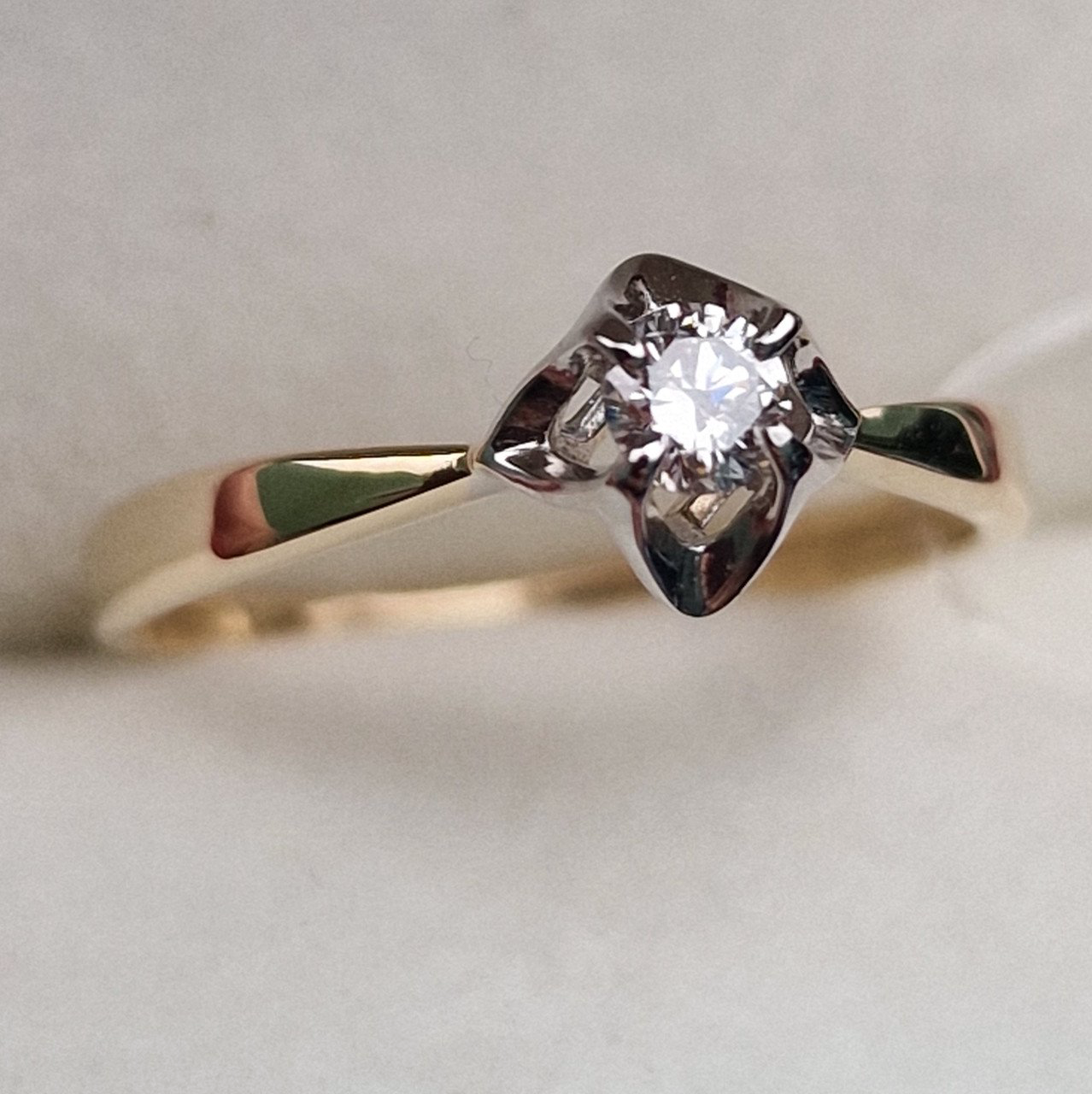Кольцо Deimantas 99905142 15,5р 1,1гр 0,121ct. купить,NaN