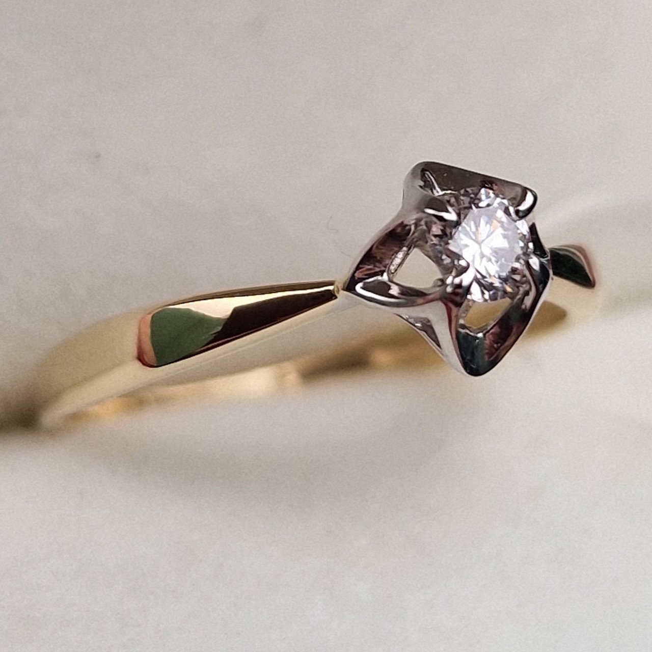 Кольцо Deimantas 99905142 15,5р 1,1гр 0,121ct. купить,NaN