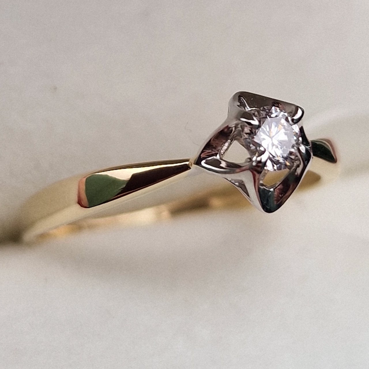 Кольцо Deimantas 99905142 15,5р 1,1гр 0,121ct. купить,NaN