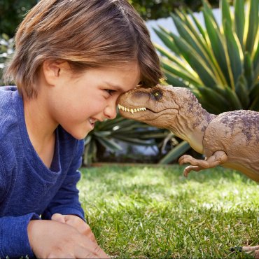 Фигурка Jurassic World Атакующий Тиранозавр 21 см 1 шт