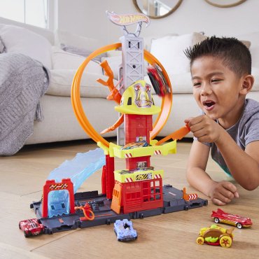 Hot Wheels Пожарная супер-станция HKX410, пластик, мультиколор купить,NaN