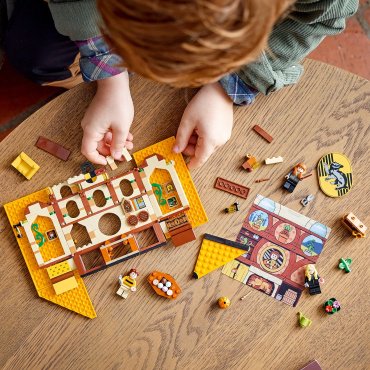 Конструктор LEGO Флаг факультета Пуффендуй 76412, деталей 313 шт купить,NaN