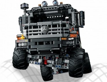 Конструктор LEGO Полноприводный грузовик-внедорожник Mercedes-Benz Zetros 42129, деталей 2108 шт