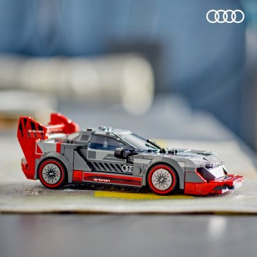 Конструктор LEGO Гоночный автомобиль Audi S1 e-tron quattro Speed Champions 76921, деталей 274 шт