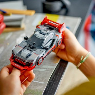 Конструктор LEGO Гоночный автомобиль Audi S1 e-tron quattro Speed Champions 76921, деталей 274 шт купить,NaN