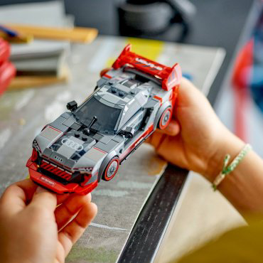 Конструктор LEGO Гоночный автомобиль Audi S1 e-tron quattro Speed Champions 76921, деталей 274 шт купить,NaN